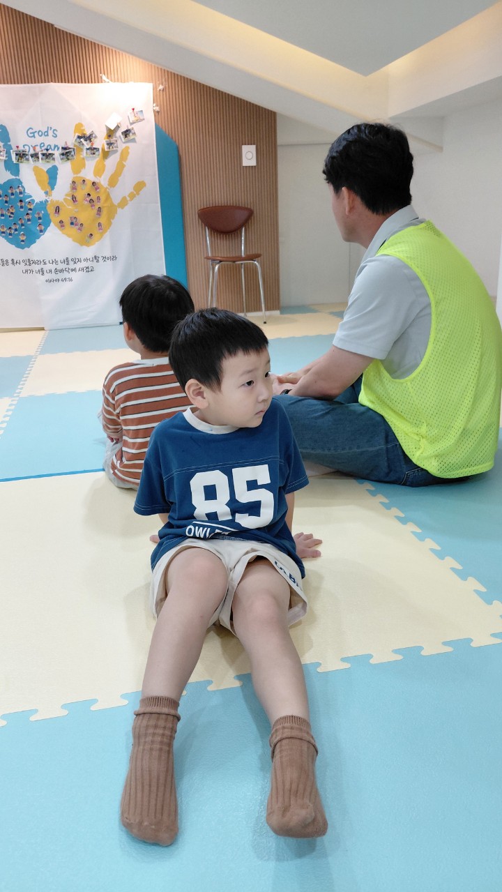 2025년 부산중앙교회 영아부_사진_20251015_11.jpg : 10월12일 주일 영아부 예배
