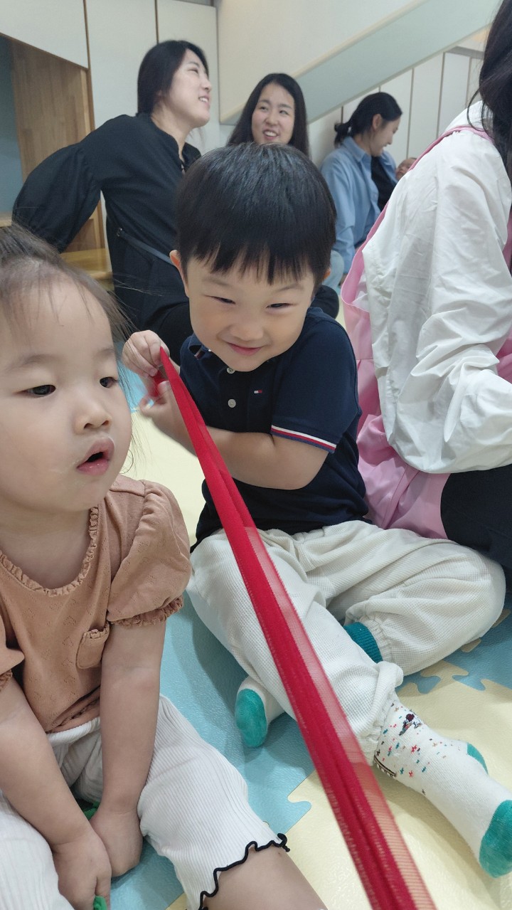 2025년 부산중앙교회 영아부_사진_20251015_38.jpg : 10월12일 주일 영아부 예배