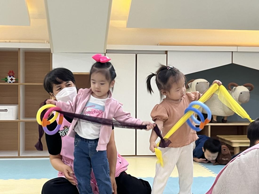 2025년 부산중앙교회 영아부_사진_20251015_53.jpg : 10월12일 주일 영아부 예배