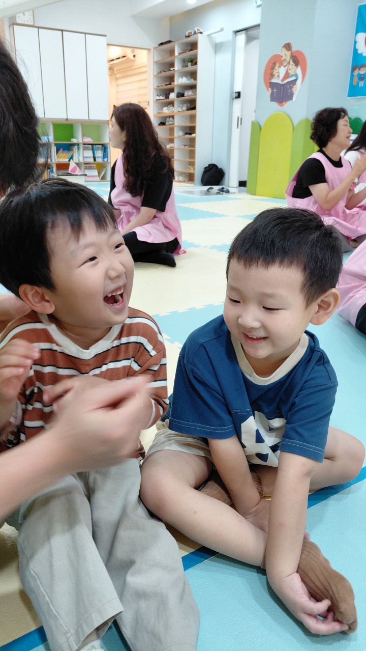 2025년 부산중앙교회 영아부_사진_20251015_4.jpg : 10월12일 주일 영아부 예배