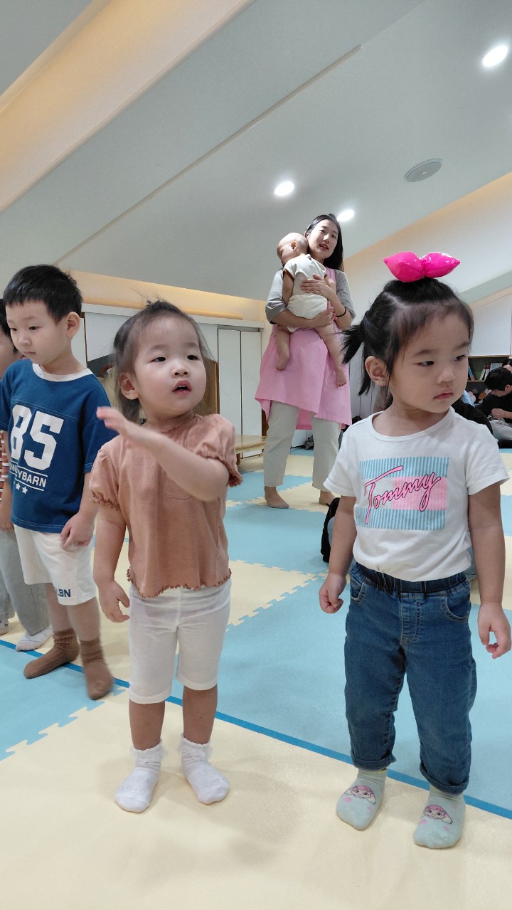 2025년 부산중앙교회 영아부_사진_20251015_13.jpg : 10월12일 주일 영아부 예배