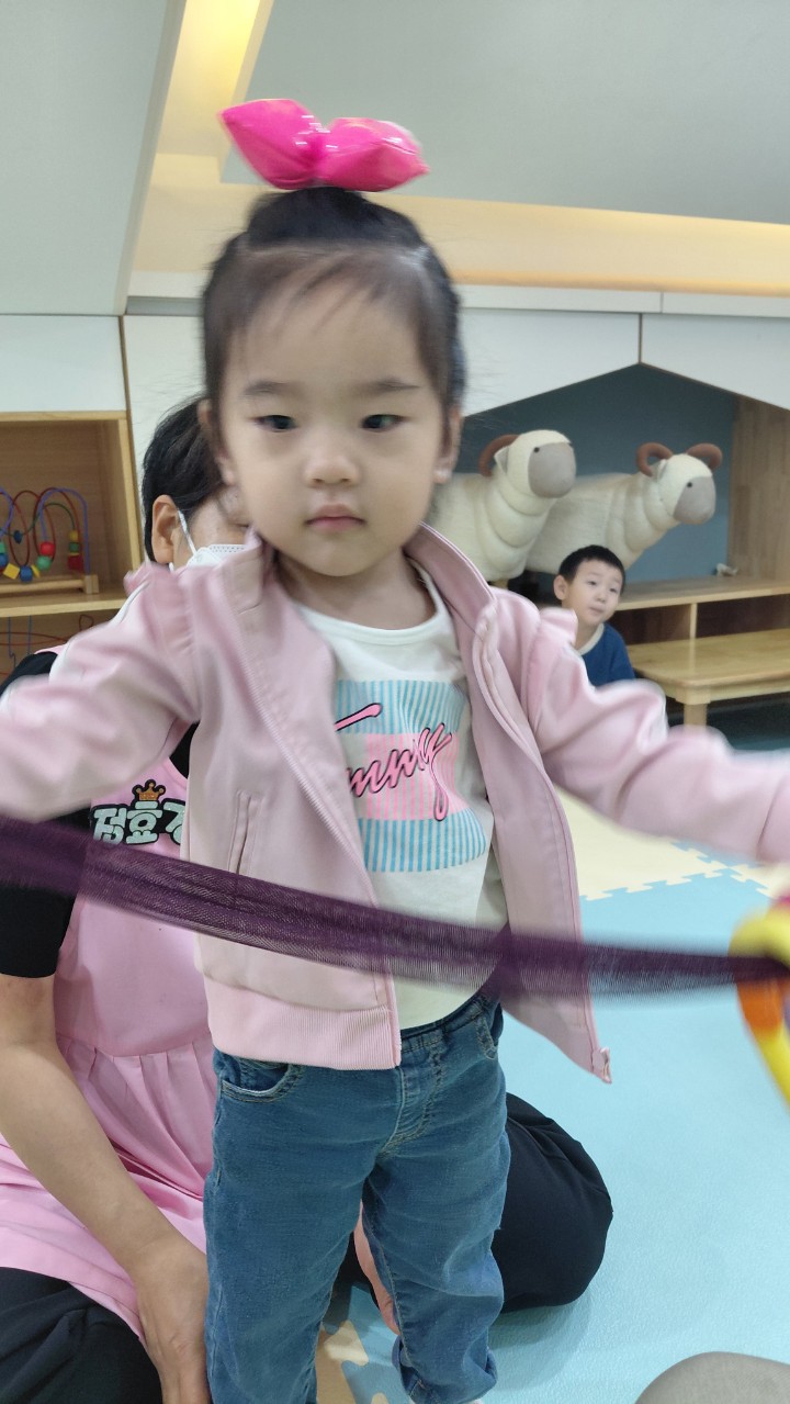 2025년 부산중앙교회 영아부_사진_20251015_49.jpg : 10월12일 주일 영아부 예배