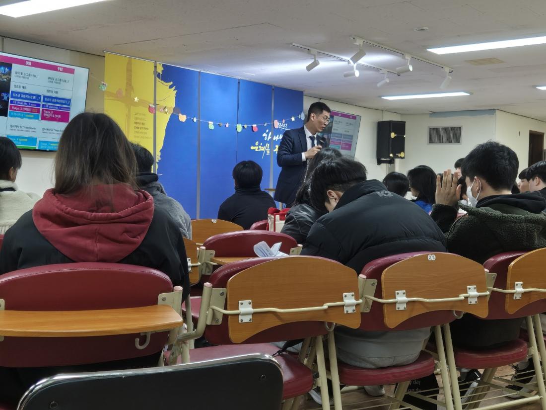 KakaoTalk_20241221_233919967_11.jpg : 12월 15일 고등부 예배 사진입니다