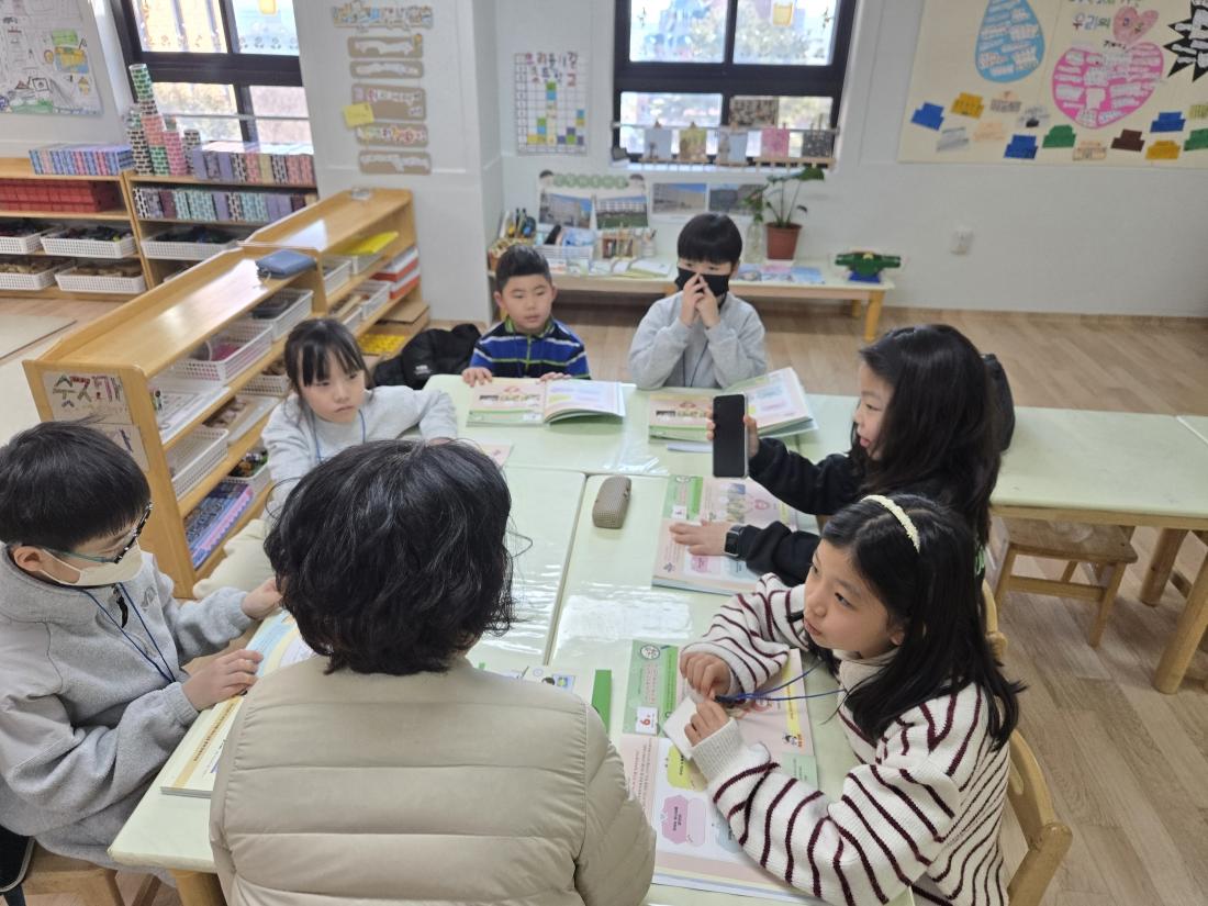 KakaoTalk_20260214_111817756_16.jpg : 2월 2주 유년부 예배 모습입니다^^