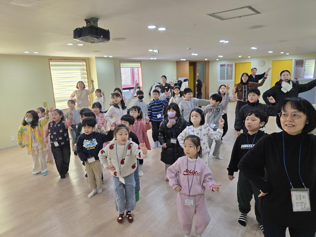 KakaoTalk_20260214_112453366_07.jpg : 2월 2주 유년부 예배 모습입니다^^