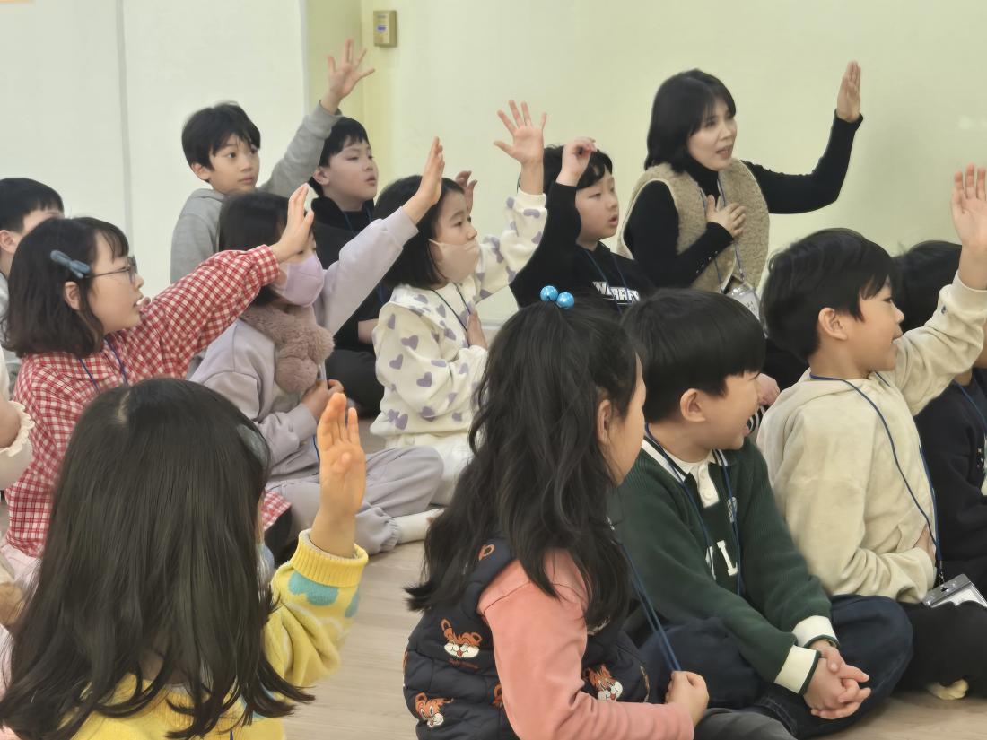 KakaoTalk_20260214_111817756_03.jpg : 2월 2주 유년부 예배 모습입니다^^