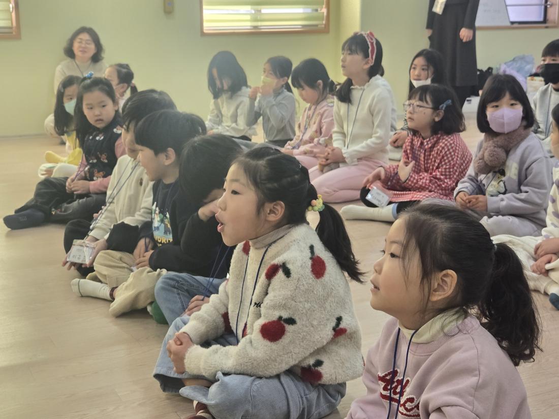 KakaoTalk_20260214_111817756_02.jpg : 2월 2주 유년부 예배 모습입니다^^