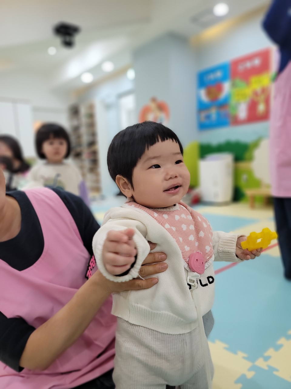 2025년 부산중앙교회 영아부_사진_20250405_12.jpg : 3월23일 주일 영아부 예배