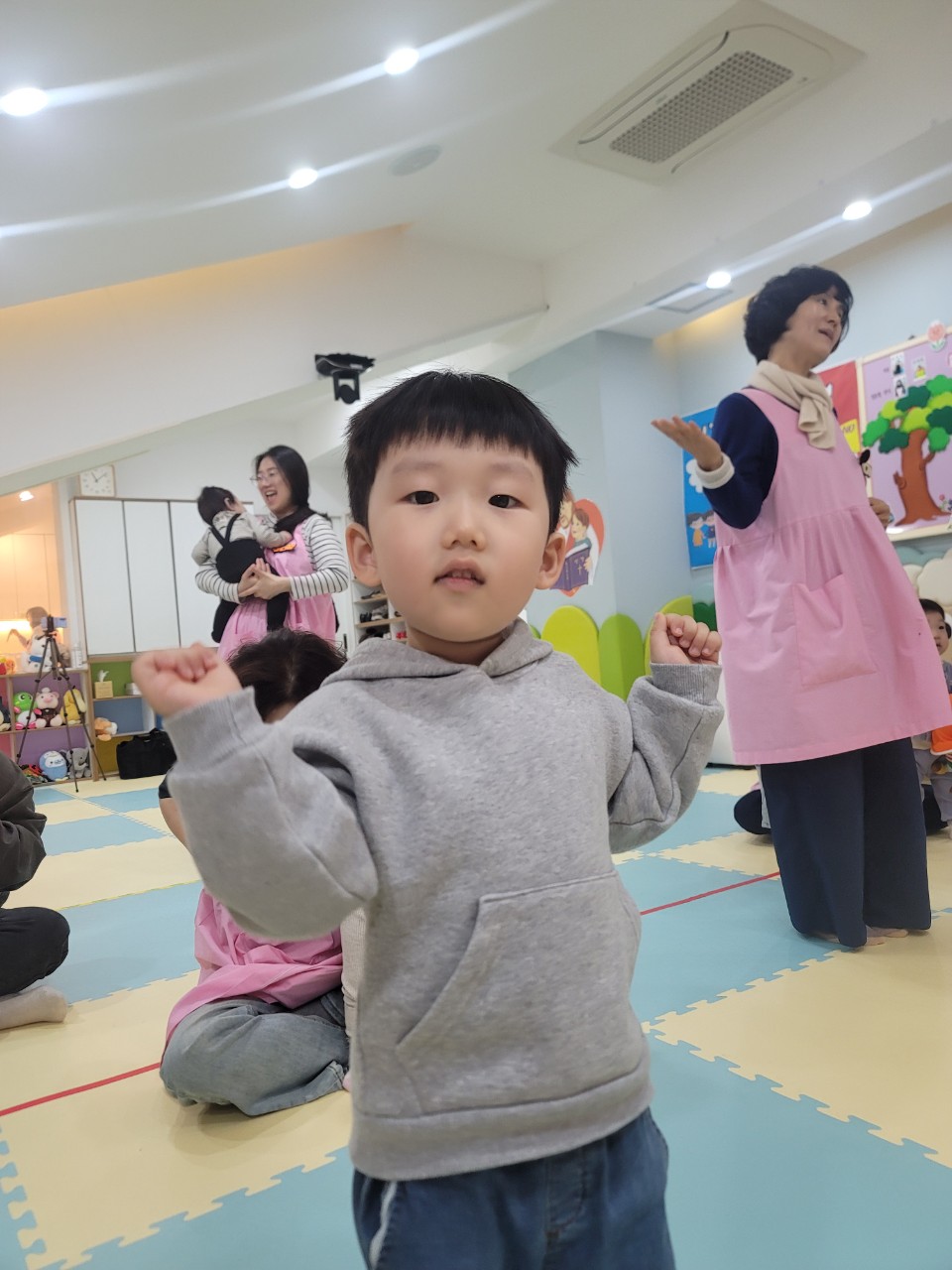 2025년 부산중앙교회 영아부_사진_20250405_17.jpg : 3월23일 주일 영아부 예배