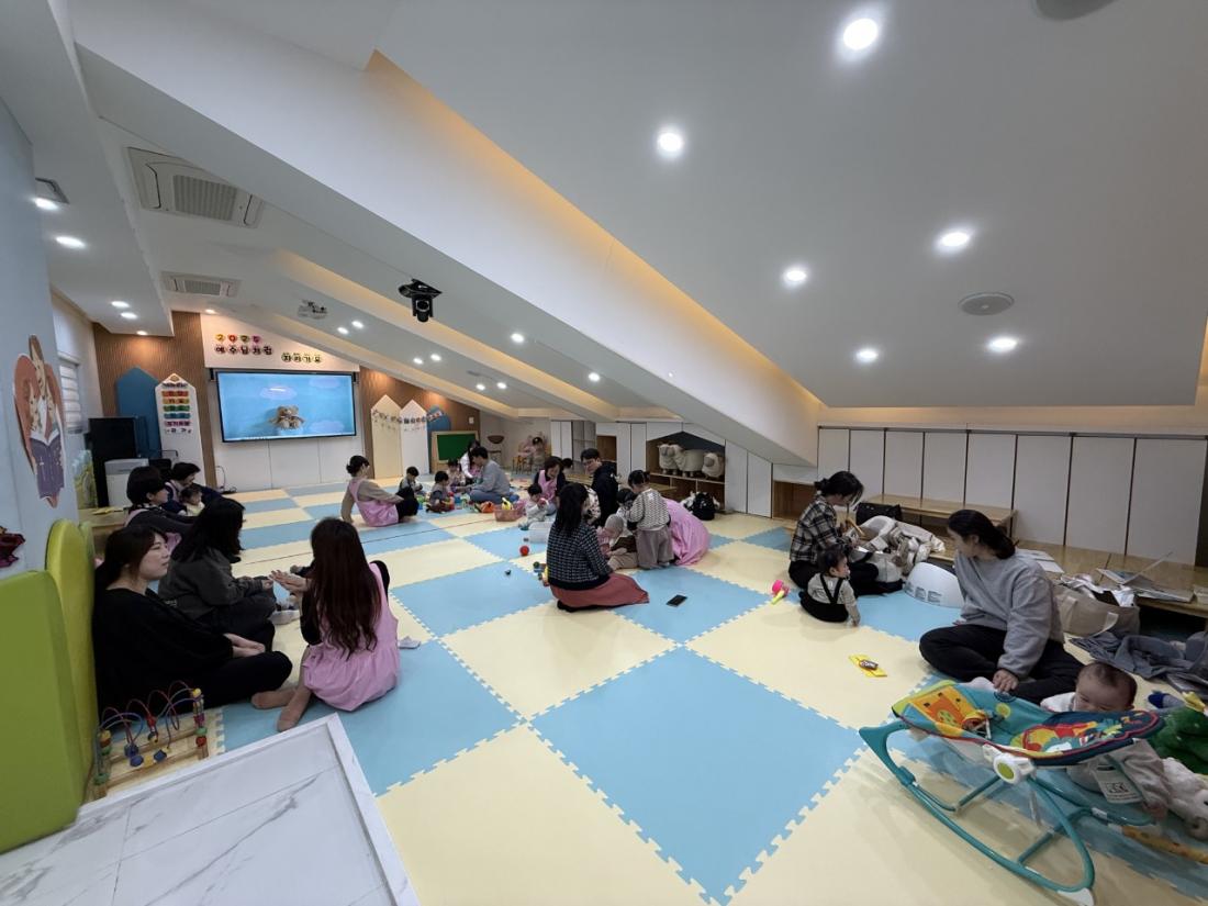 2025년 부산중앙교회 영아부_사진_20250405_40.jpg : 3월23일 주일 영아부 예배