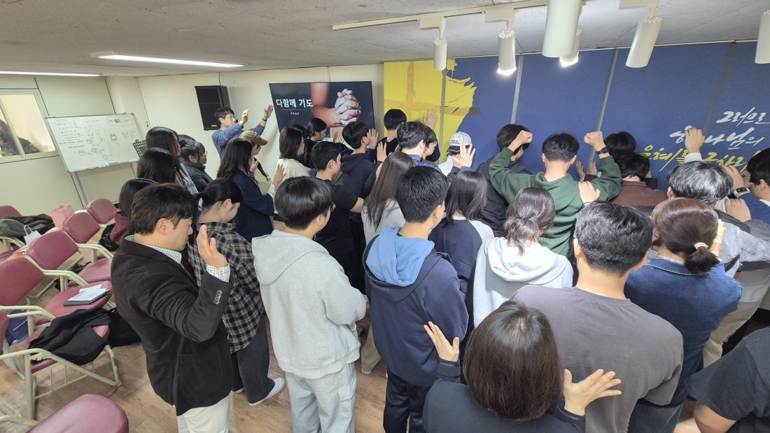 20251109_120922.jpg : 11월 9일 고등부 예배 사진입니다~