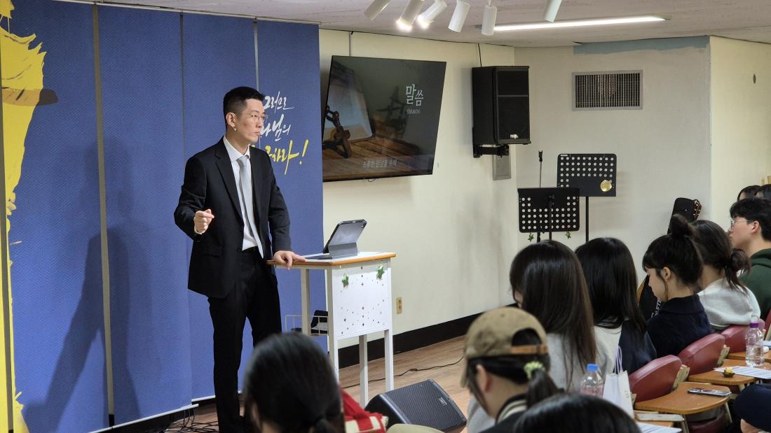 20251109_113032.jpg : 11월 9일 고등부 예배 사진입니다~