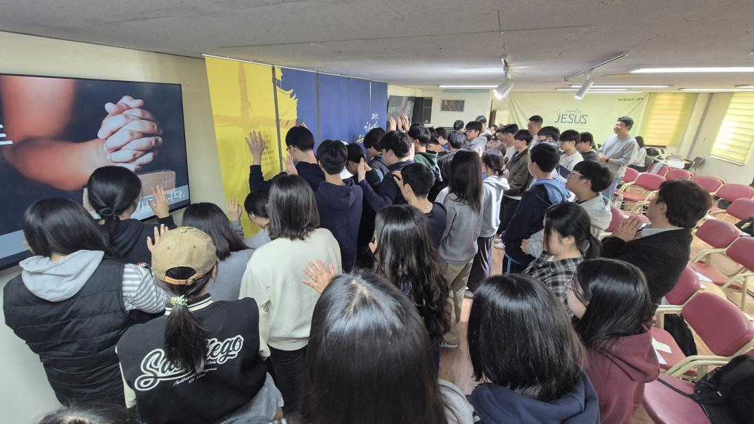 20251109_120844.jpg : 11월 9일 고등부 예배 사진입니다~