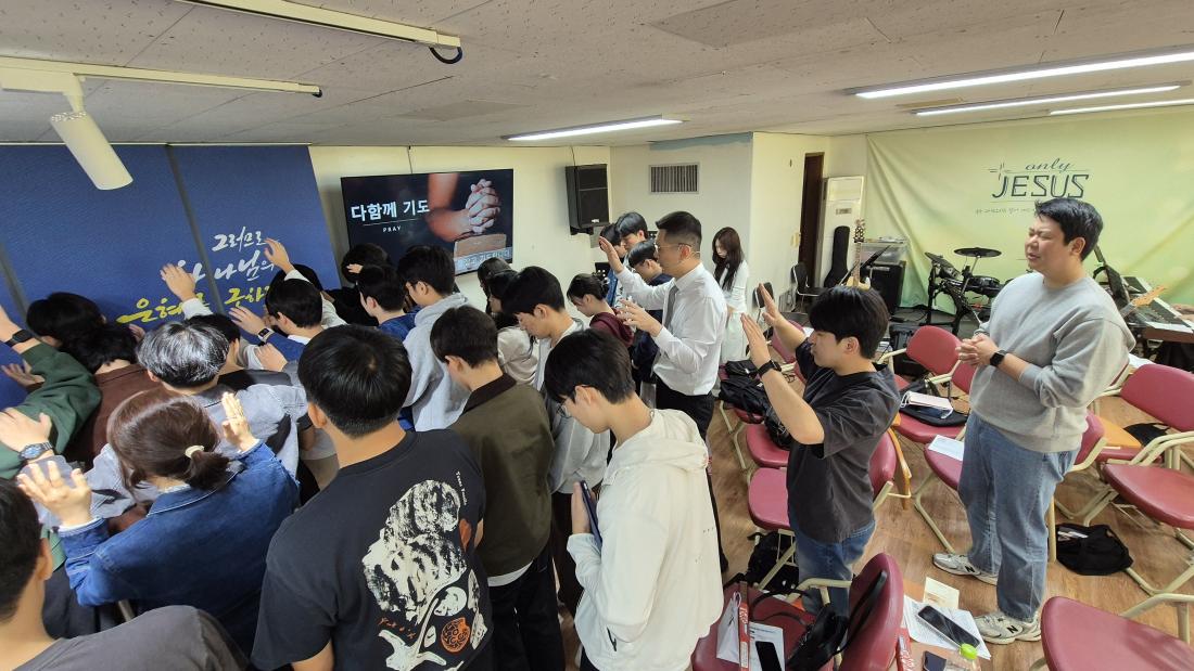 20251109_120918.jpg : 11월 9일 고등부 예배 사진입니다~