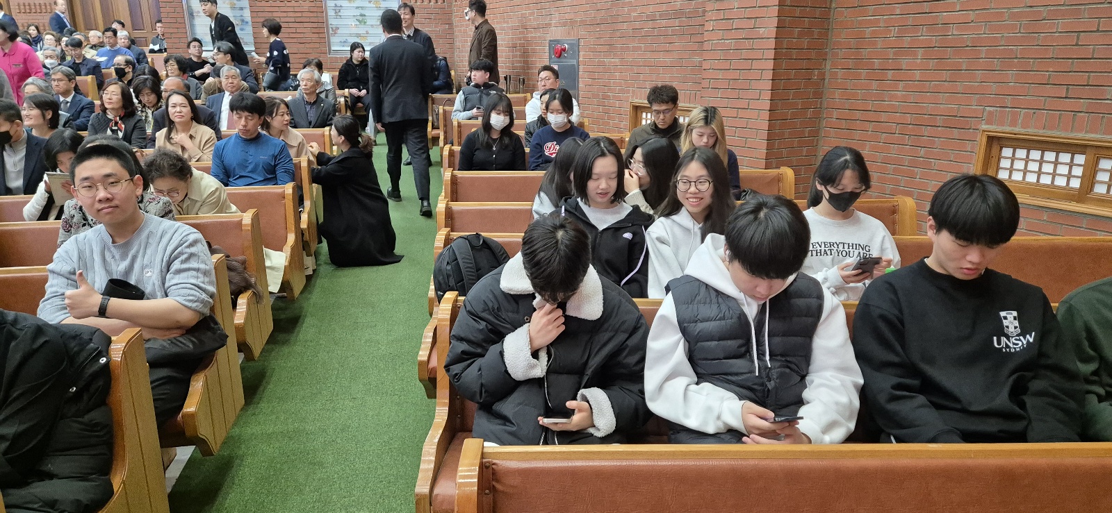 KakaoTalk_20240318_010553515_01.jpg : 3월 17일 고등부 학생들의 학습/입교/세례식 사진입니다