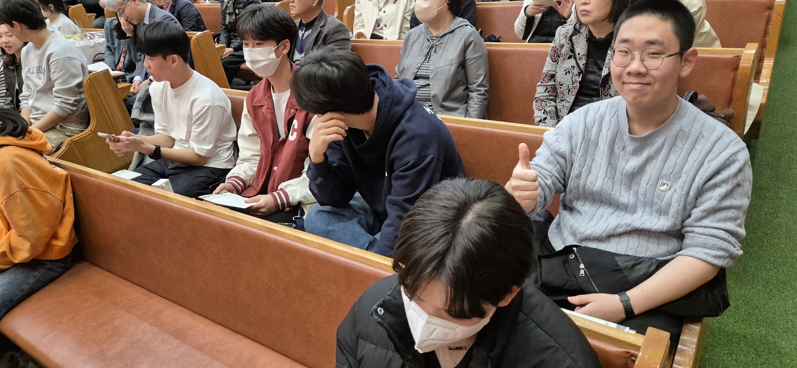 KakaoTalk_20240318_010553515_03.jpg : 3월 17일 고등부 학생들의 학습/입교/세례식 사진입니다