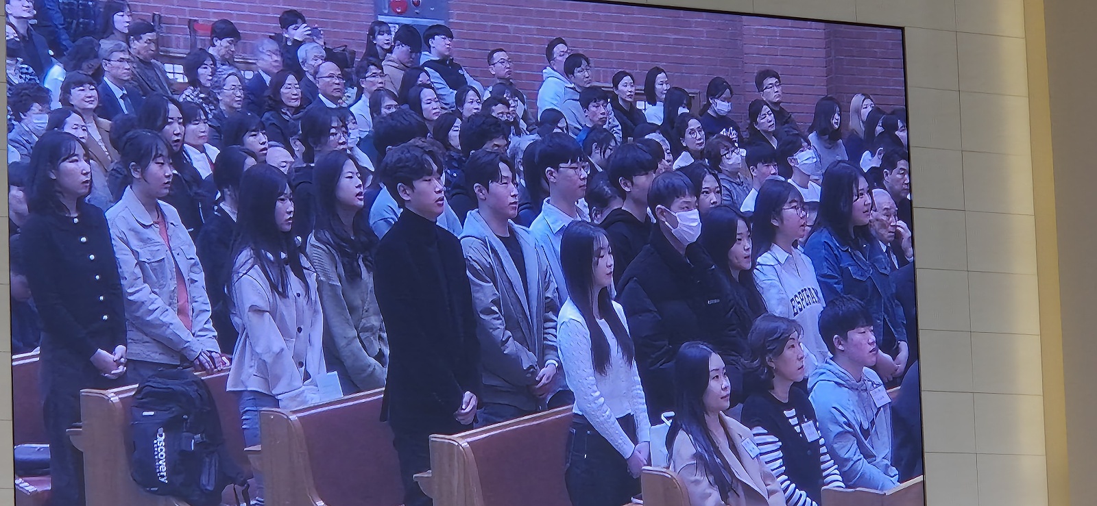 KakaoTalk_20240318_010553515_08.jpg : 3월 17일 고등부 학생들의 학습/입교/세례식 사진입니다
