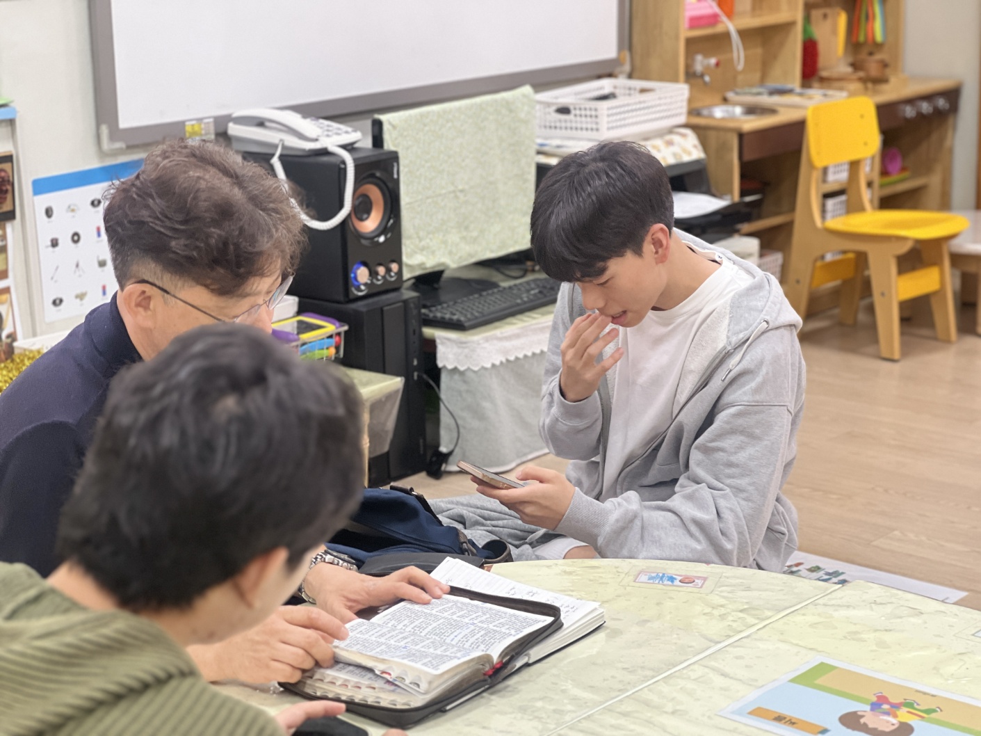 KakaoTalk_20240923_205754642_17.jpg : 9월 22일 고등부 예배 사진입니다