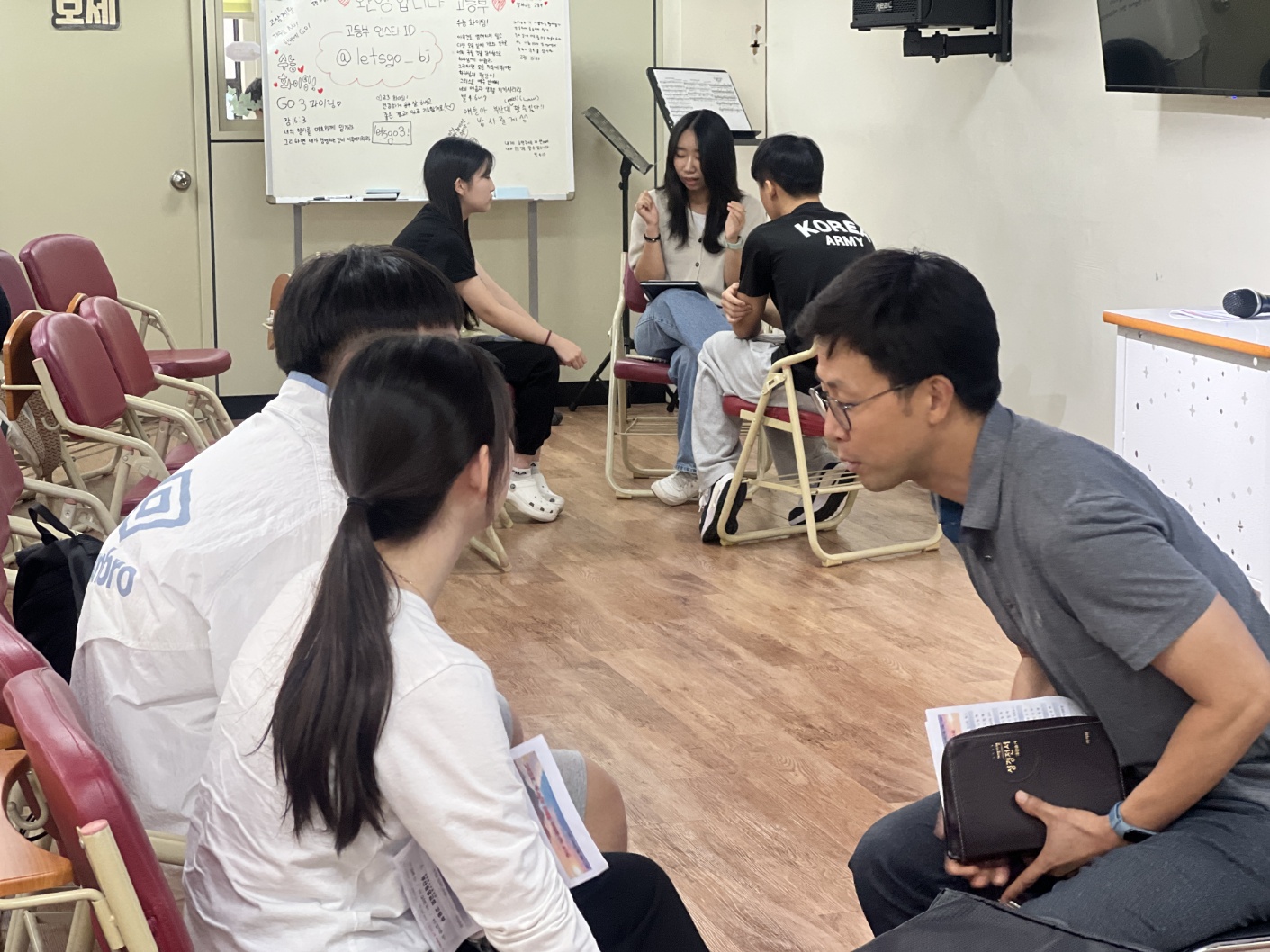 KakaoTalk_20240923_205754642_29.jpg : 9월 22일 고등부 예배 사진입니다
