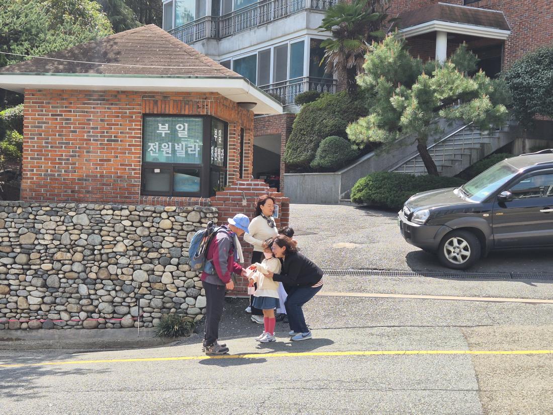 KakaoTalk_20260405_122343503_02.jpg : 유년부, 4월 1주 부활주일모습입니다 ^^