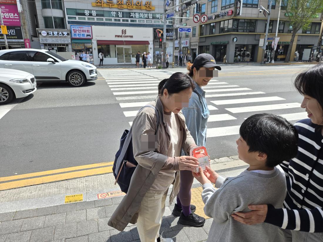 [꾸미기]KakaoTalk_20260405_121121157_08.jpg : 유년부, 4월 1주 부활주일모습입니다 ^^