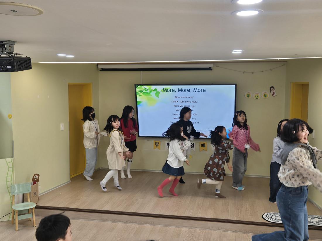 KakaoTalk_20260406_090855213_10.jpg : 유년부, 4월 1주 부활주일모습입니다 ^^