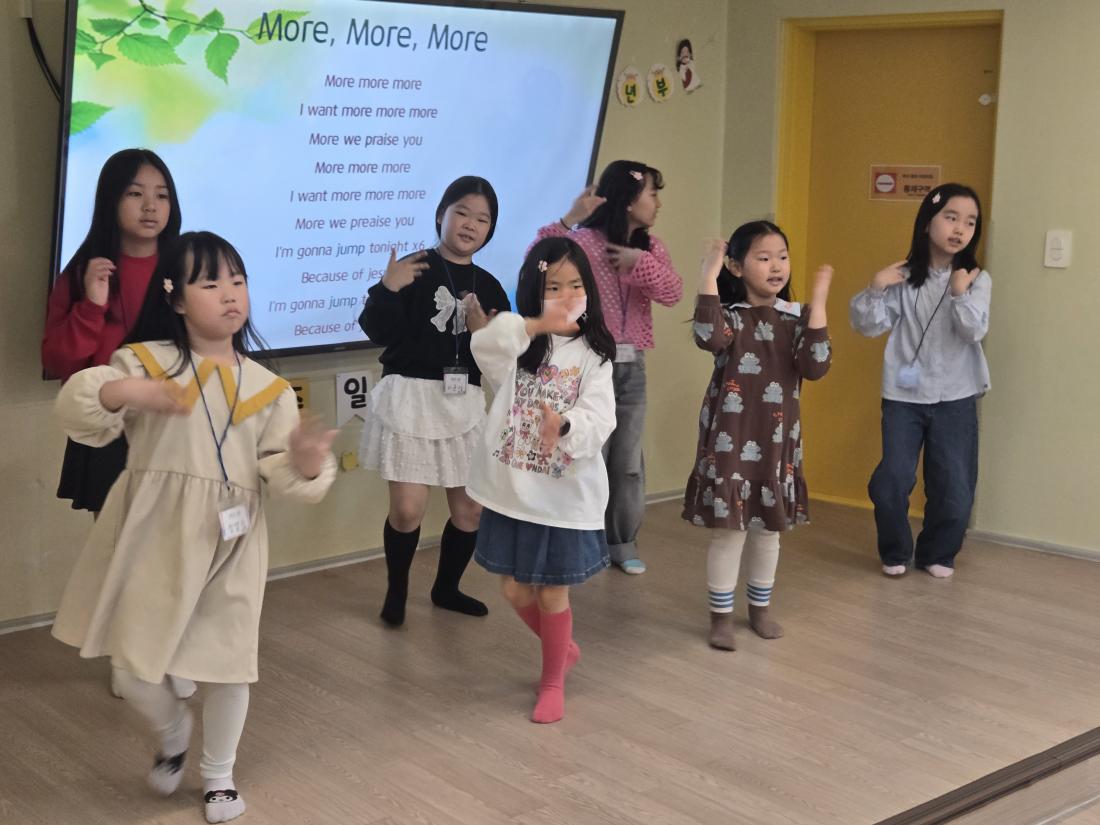 KakaoTalk_20260406_090855213_07.jpg : 유년부, 4월 1주 부활주일모습입니다 ^^