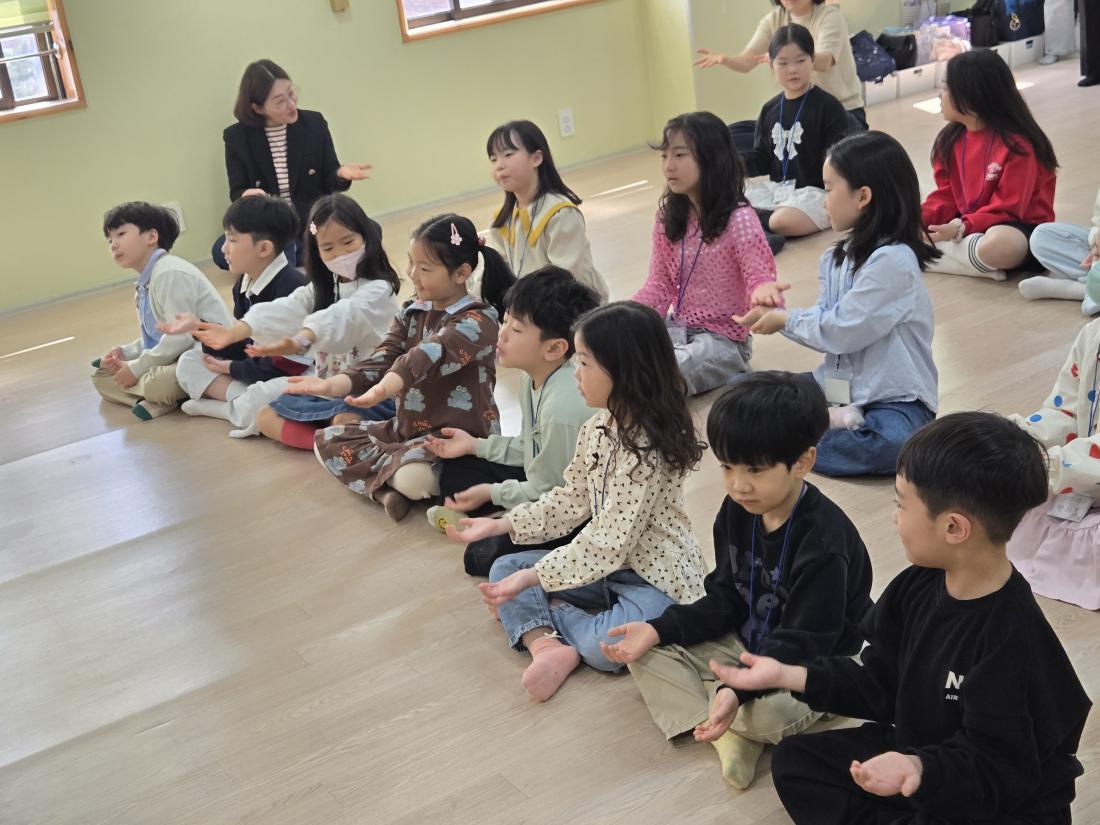 KakaoTalk_20260406_090855213_16.jpg : 유년부, 4월 1주 부활주일모습입니다 ^^