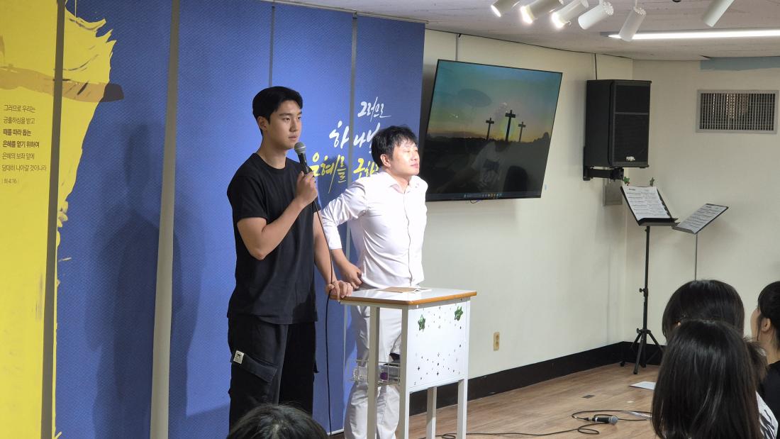 KakaoTalk_20250917_172430131_12.jpg : 9월 14일 고등부 예배 사진입니다~