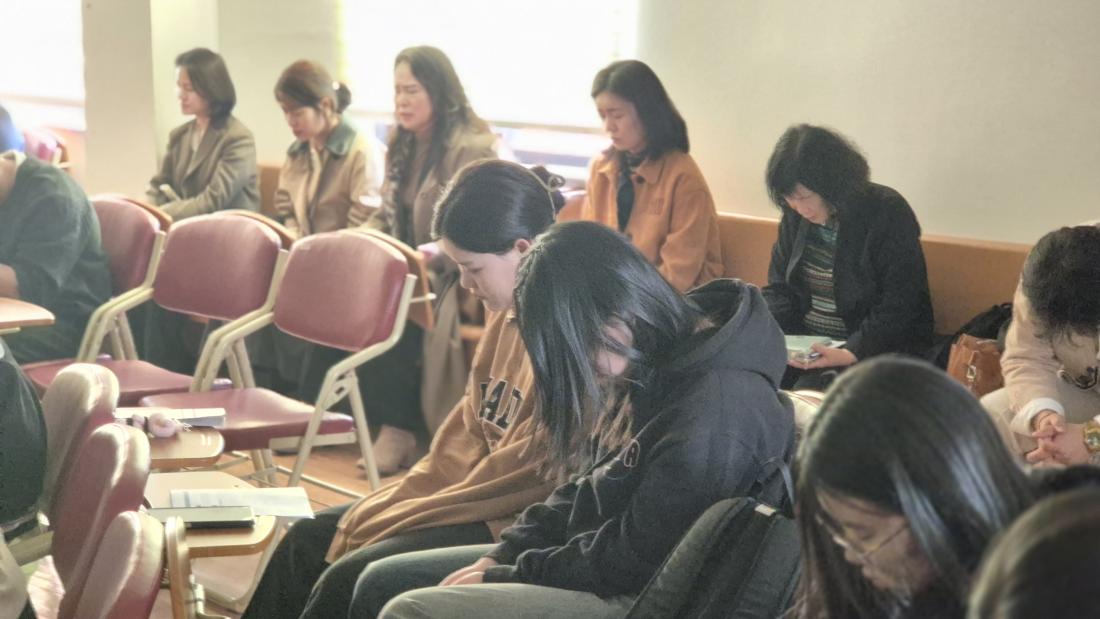 KakaoTalk_20251231_231326941_06.jpg : 11월 16일 고등부 예배 사진입니다~