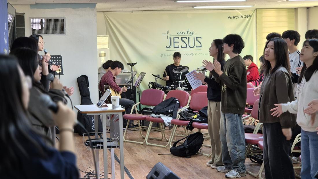 KakaoTalk_20251231_231326941.jpg : 11월 16일 고등부 예배 사진입니다~