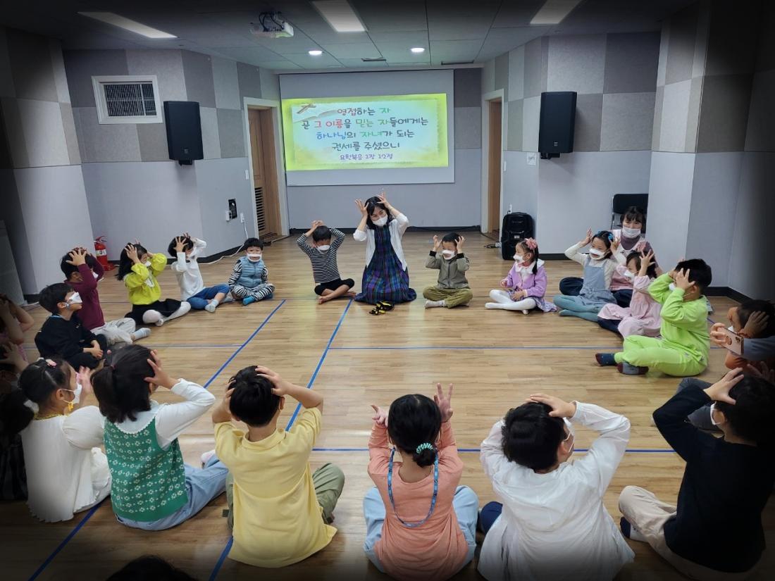CYMERA_20221017_160122.jpg : 2022년 10월 16일 유치부 예배