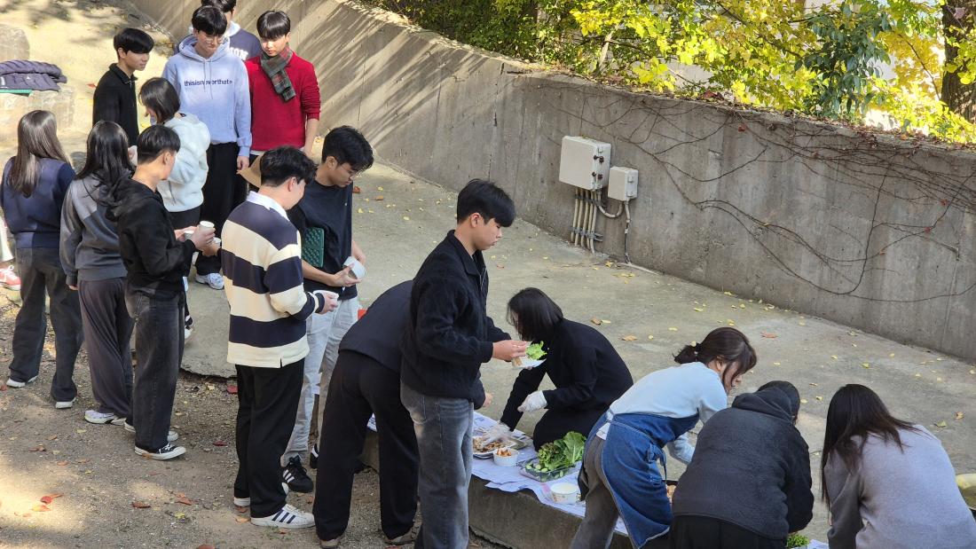 KakaoTalk_20251231_231356562_07.jpg : 11월 23일 고등부 예배 사진입니다~