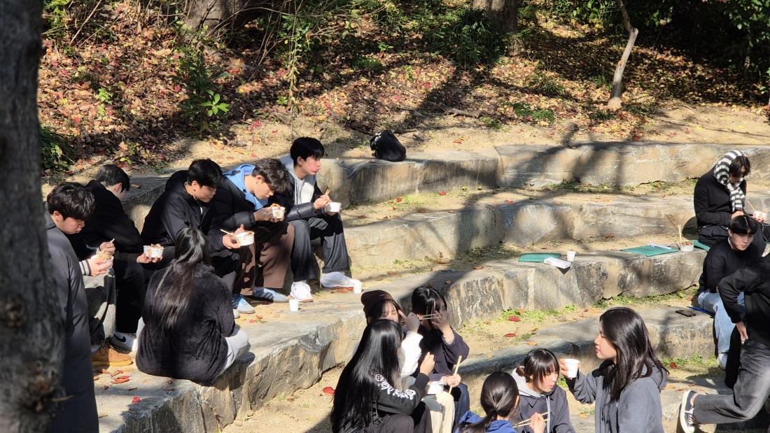 KakaoTalk_20251231_231356562_08.jpg : 11월 23일 고등부 예배 사진입니다~