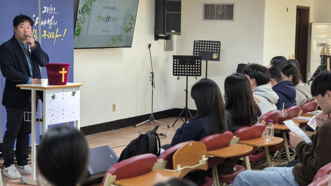 KakaoTalk_20251231_231356562_02.jpg : 11월 23일 고등부 예배 사진입니다~