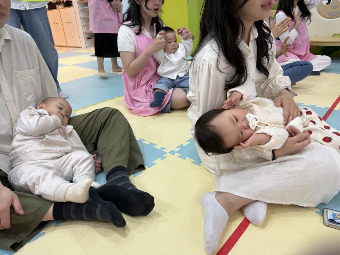 2025년 부산중앙교회 영아부_사진_20250427_68.jpg : 4월27일 주일 영아부 예배