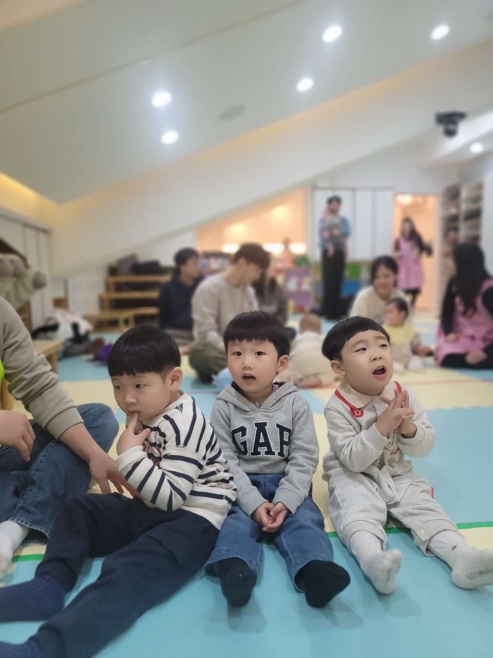 2025년 부산중앙교회 영아부_사진_20250405_69.jpg : 3월30일 주일 영아부 예배