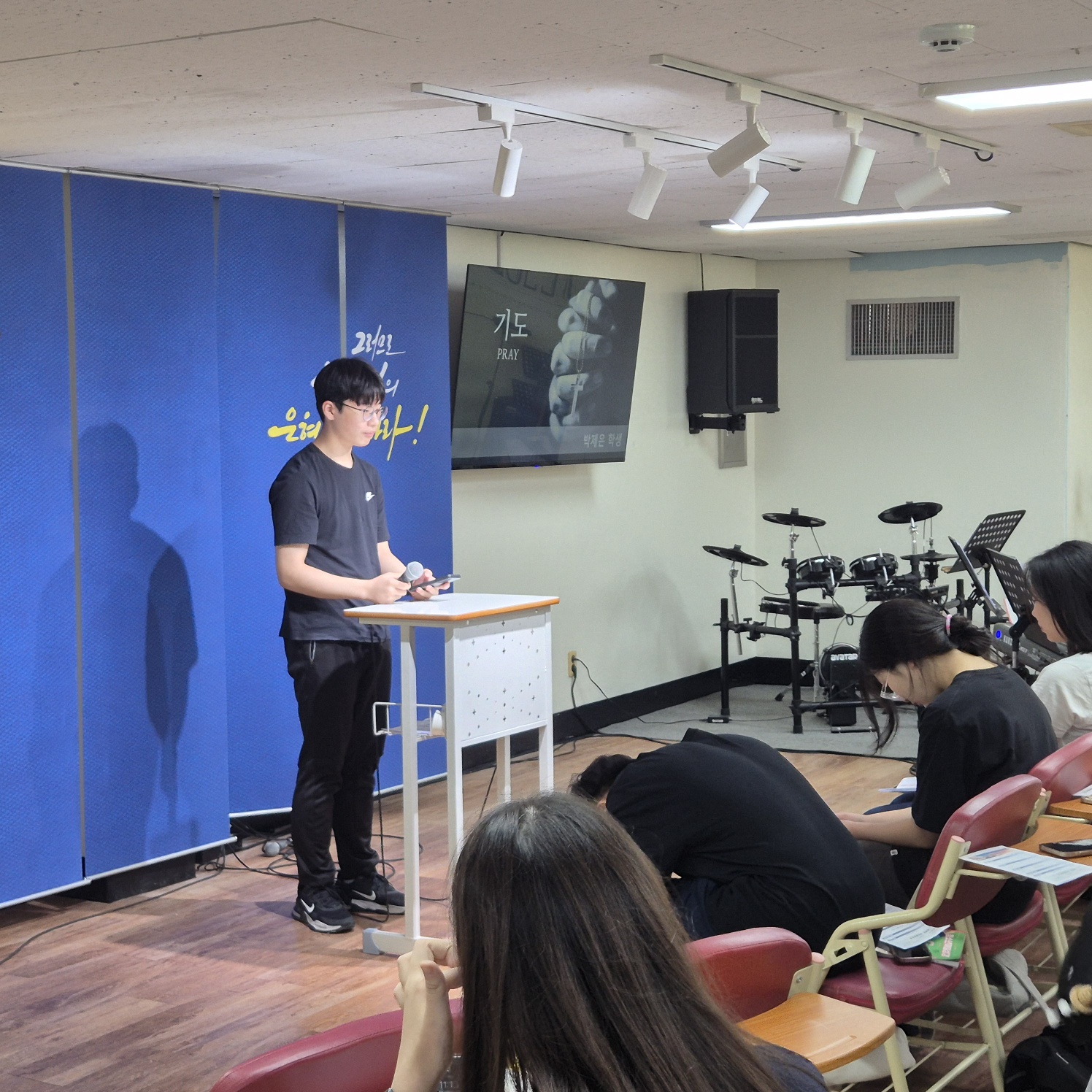 KakaoTalk_20240624_164308006_02.jpg : 6월 23일 고등부 예배 사진입니다