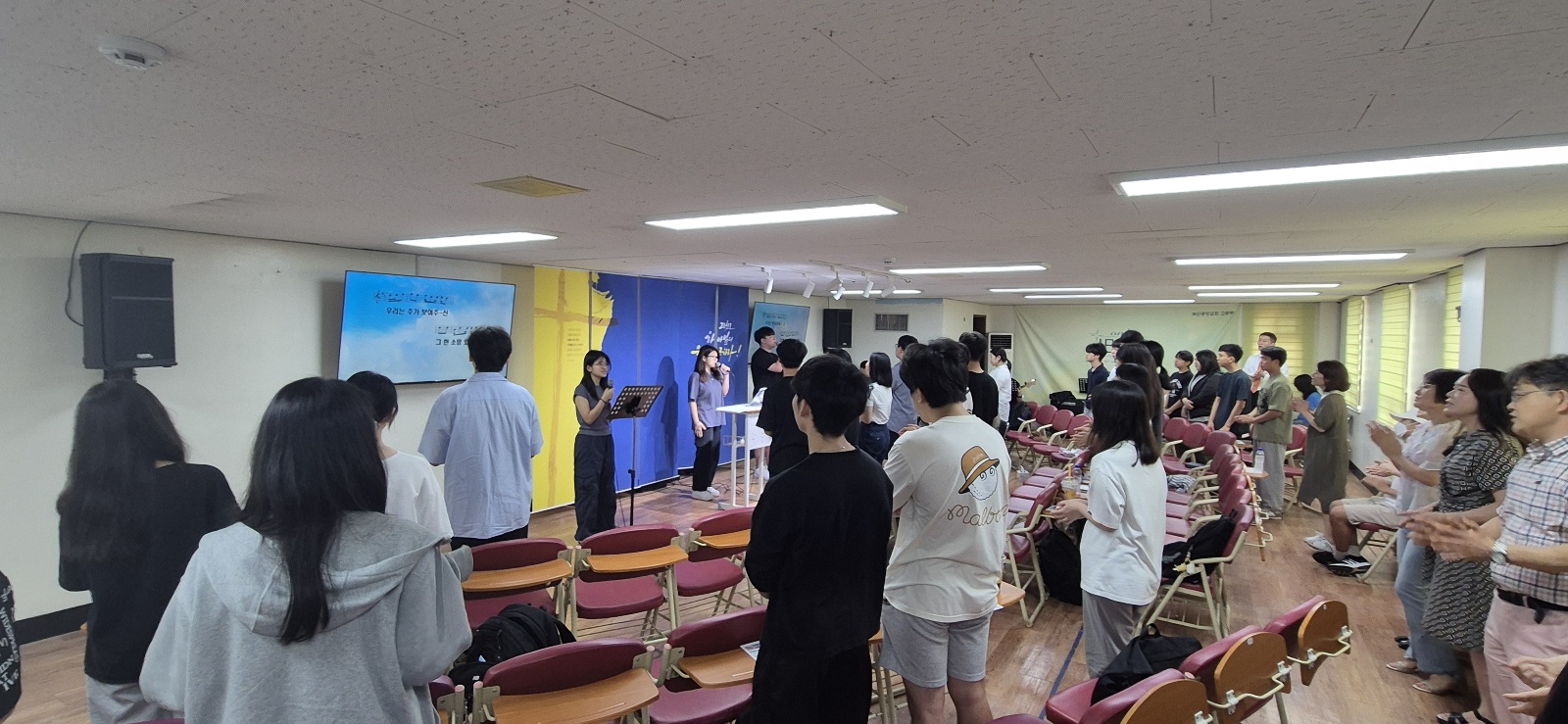 KakaoTalk_20240624_164308006_01.jpg : 6월 23일 고등부 예배 사진입니다