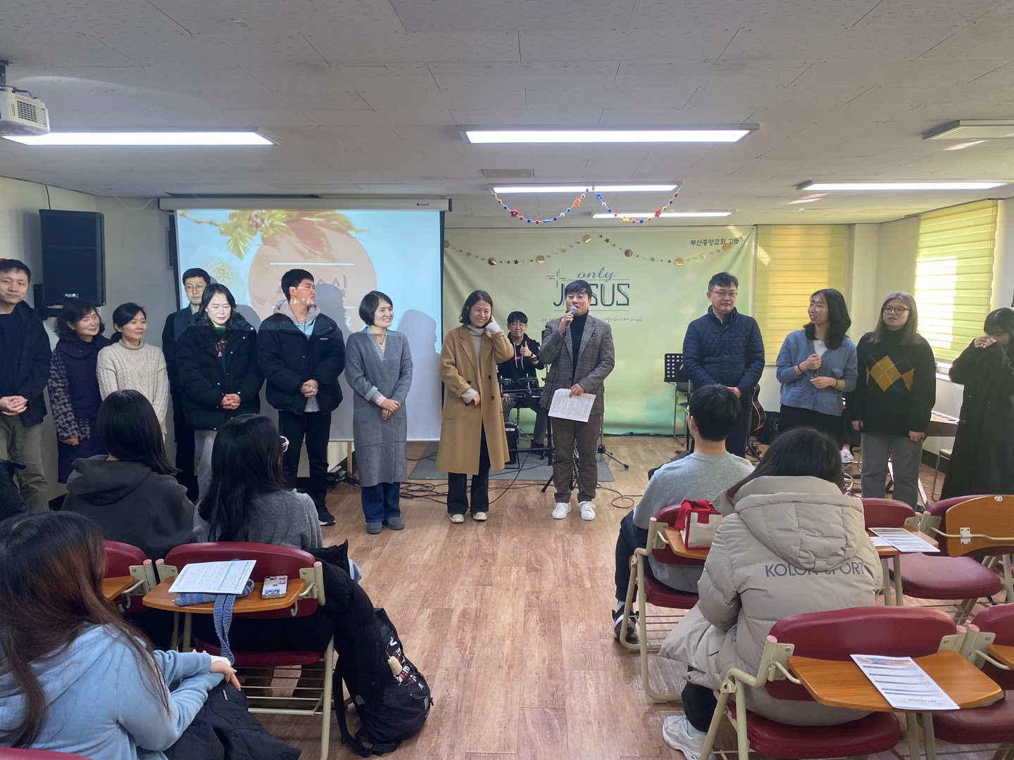 1705129186947.jpg : 1/7 고등부예배 사진입니다