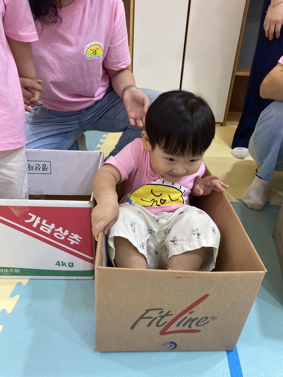1 첫째날 (36) 무너진 성벽에서 기도해요.jpeg : 7월 7일 주일 영아부 여름성경학교 첫째날