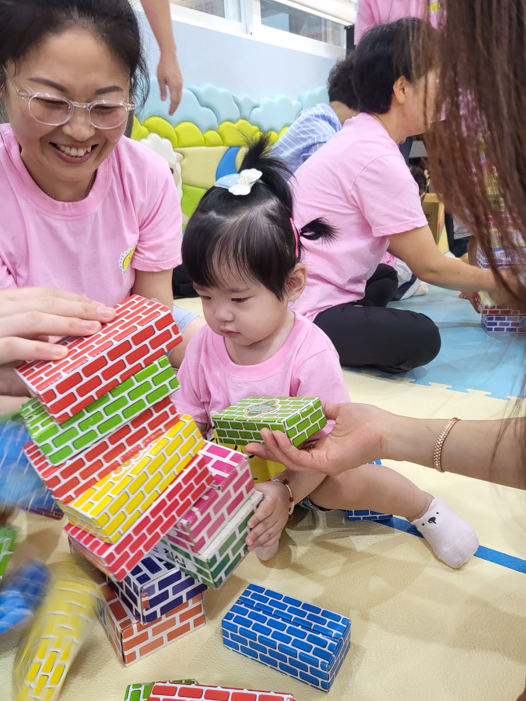 1 첫째날 (31-1) 종이벽돌 복음놀이 (10).jpg : 7월 7일 주일 영아부 여름성경학교 첫째날