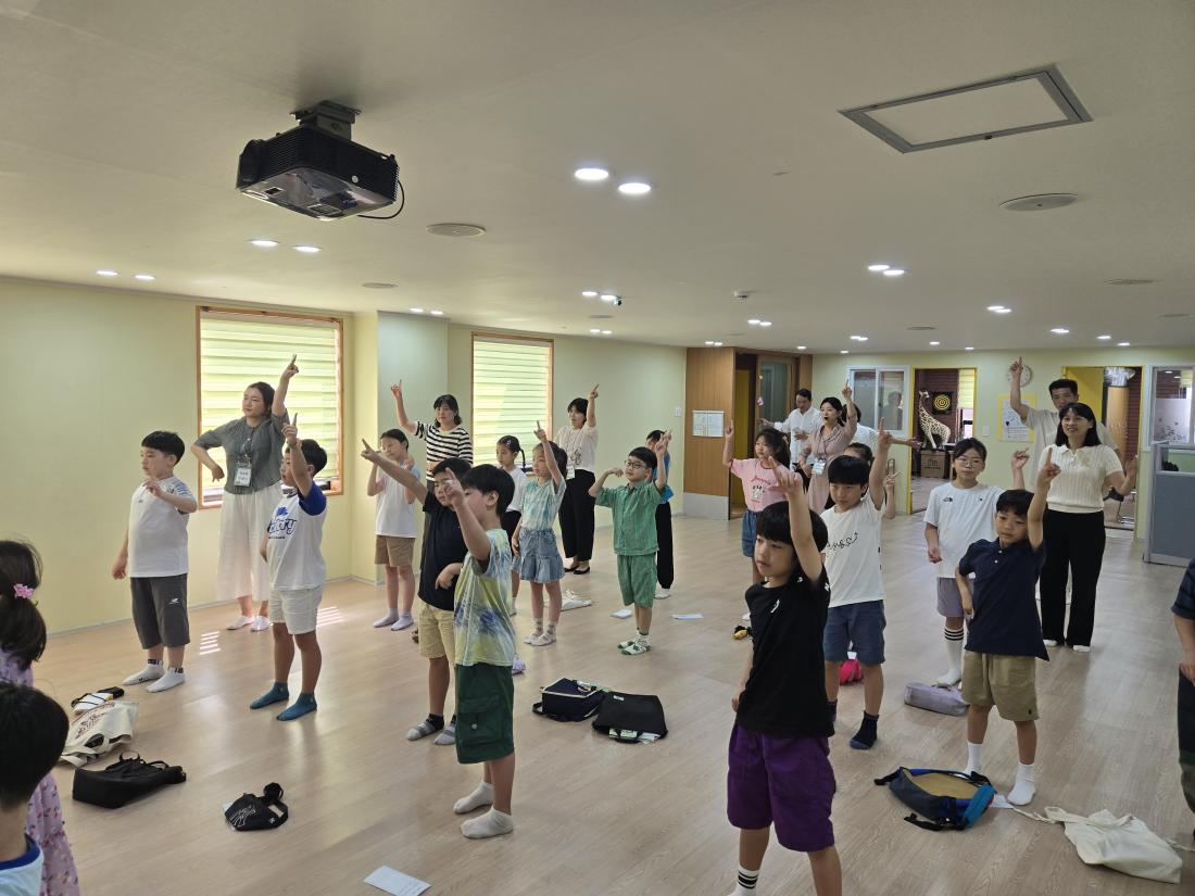 KakaoTalk_20250919_201124956_23.jpg : 9월 둘째주 유년부 예배입니다^^