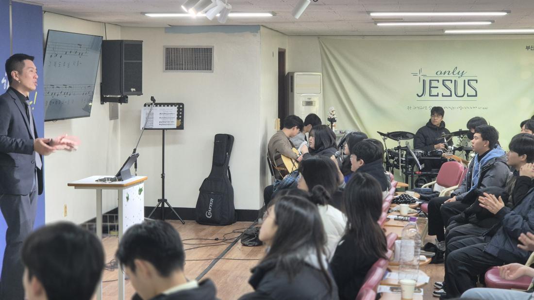 KakaoTalk_20251231_231613889_09.jpg : 12월 14일 고등부 예배 사진입니다~