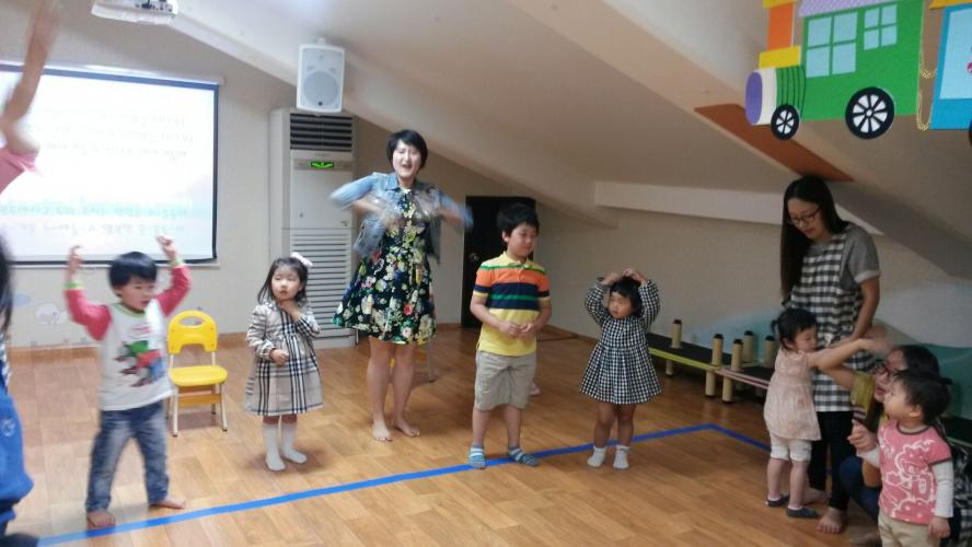 BandPhoto_2014_06_08_16_44_44.jpg : [영아부] 6월 8일 예배사진 ^^