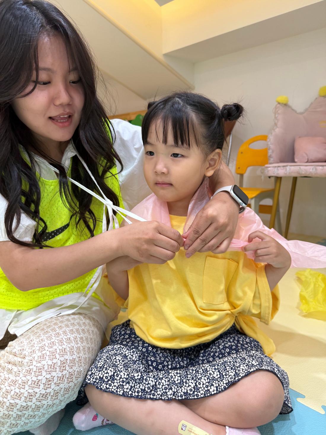 채색옷을 벗고 십자가 옷을 입어요 (5).jpg : 20250706 영아부 여름성경학교 첫째날