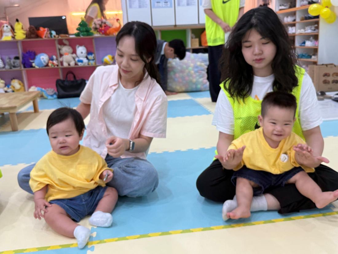 채색옷을 벗고 십자가 옷을 입어요 (26).jpg : 20250706 영아부 여름성경학교 첫째날