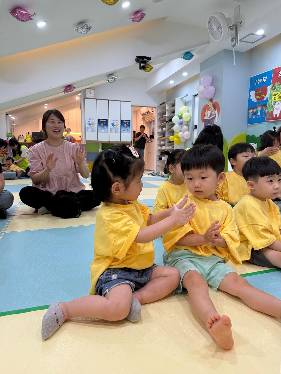 예배시간 (35).jpg : 20250706 영아부 여름성경학교 첫째날