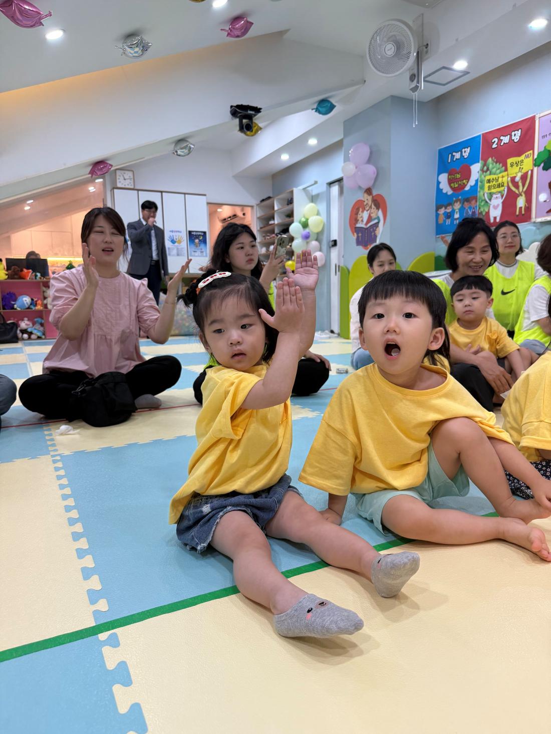 예배시간 (21).jpg : 20250706 영아부 여름성경학교 첫째날