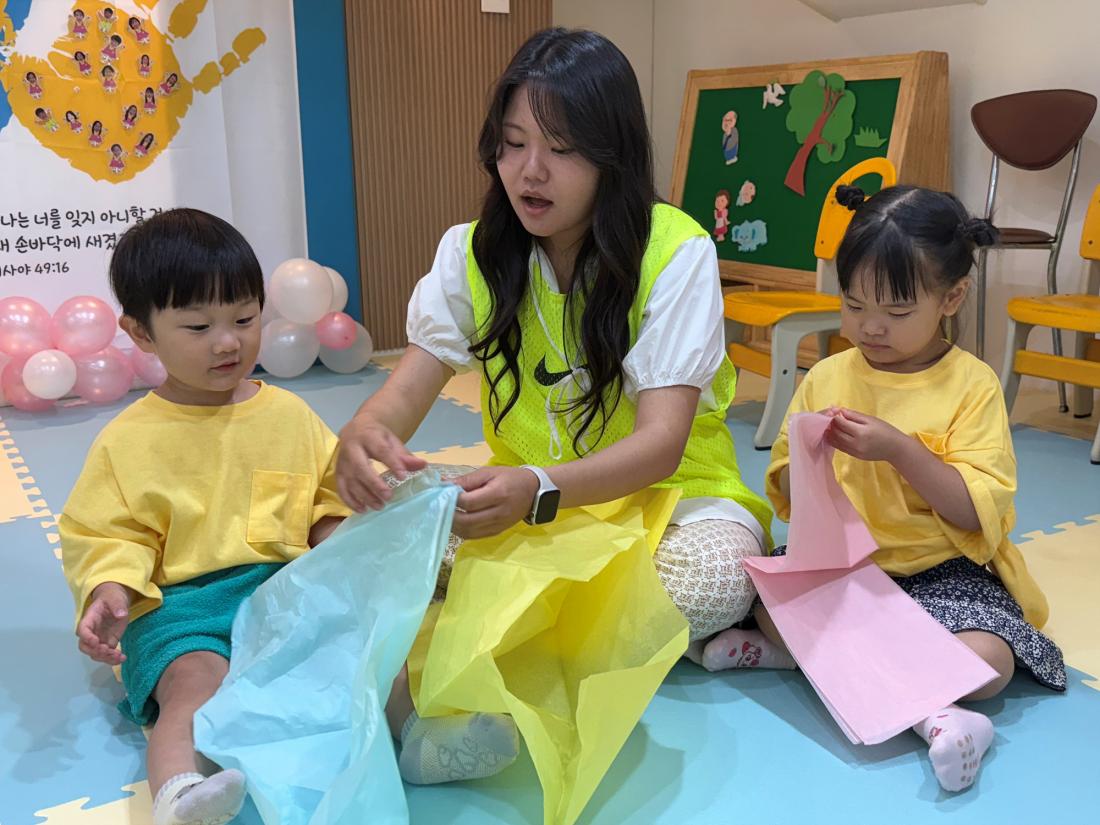 채색옷을 벗고 십자가 옷을 입어요 (24).jpg : 20250706 영아부 여름성경학교 첫째날